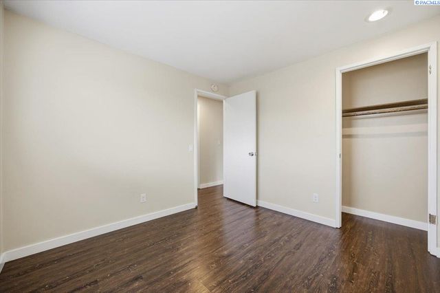 118 S 23rd Place, Kennewick, WA 99337