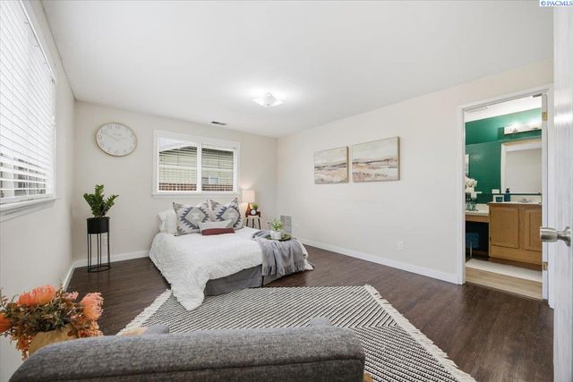 118 S 23rd Place, Kennewick, WA 99337