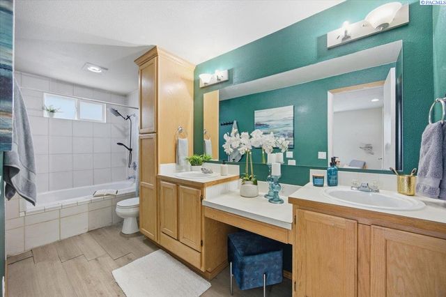 118 S 23rd Place, Kennewick, WA 99337