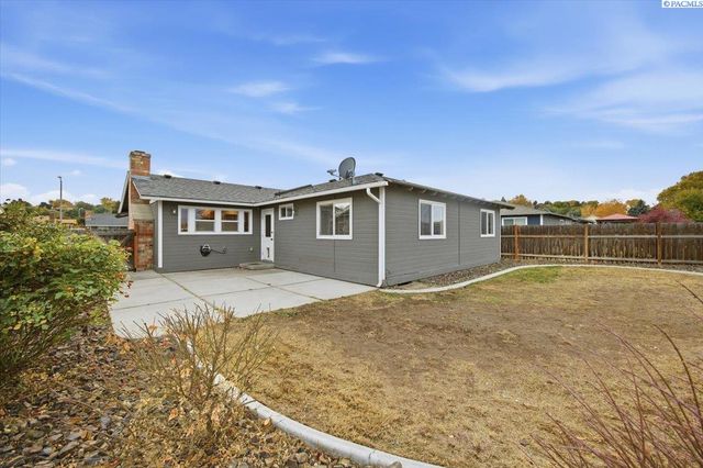 118 S 23rd Place, Kennewick, WA 99337