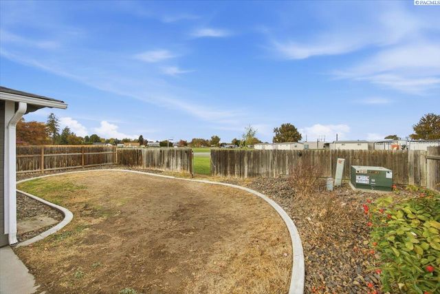 118 S 23rd Place, Kennewick, WA 99337