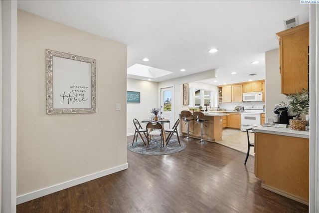 118 S 23rd Place, Kennewick, WA 99337