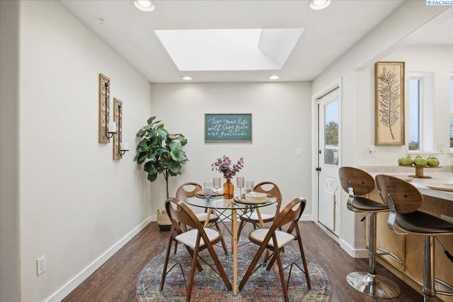 118 S 23rd Place, Kennewick, WA 99337