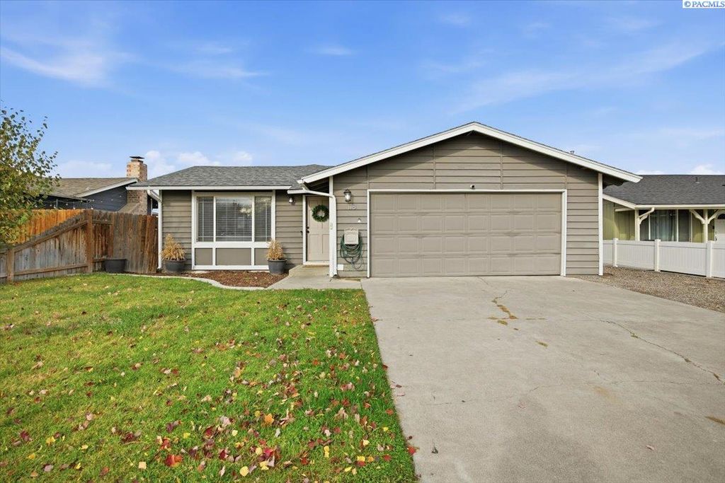 118 S 23rd Place, Kennewick, WA 99337