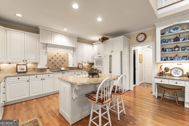 8015 Hurakan Creek Crossing, Cumming, GA 30028