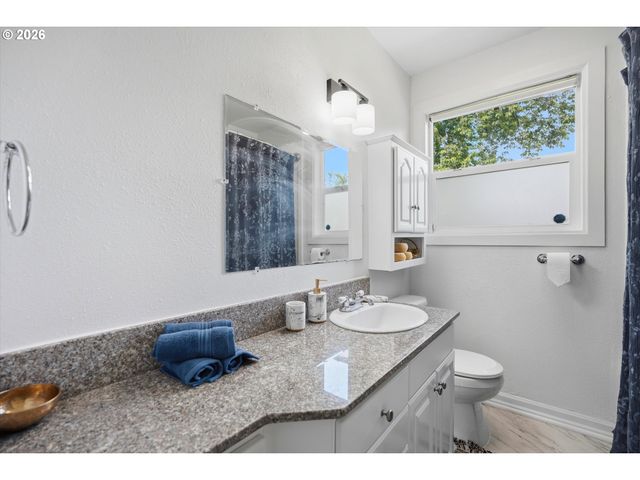 1205 Se 162ND Ave, Portland, OR 97233