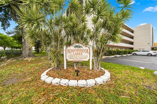 206 SE 10th St 203, Dania Beach, FL 33004
