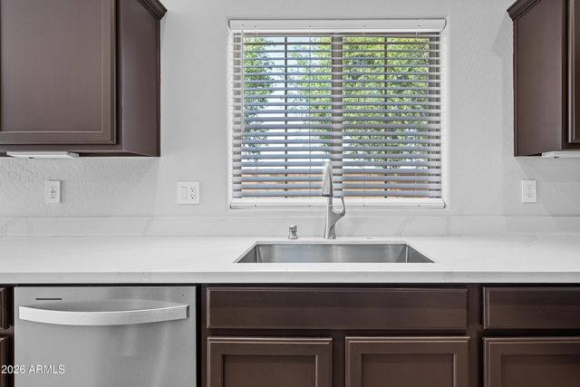 1948 W DAVIS Road, Phoenix, AZ 85023