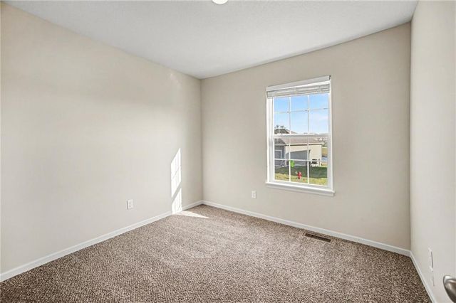 21720 North Ridge, Peculiar, MO 64078