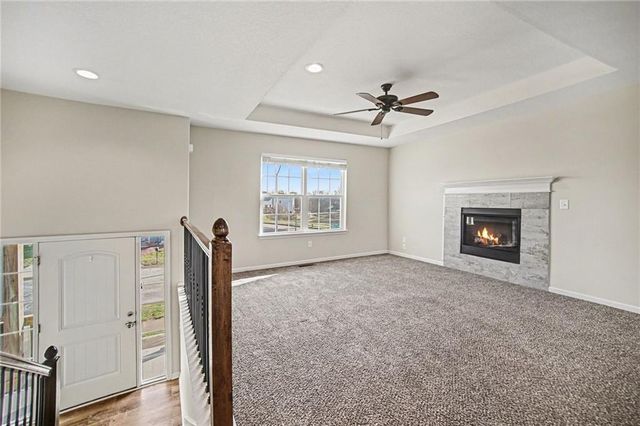 21720 North Ridge, Peculiar, MO 64078