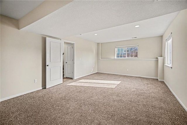 21720 North Ridge, Peculiar, MO 64078