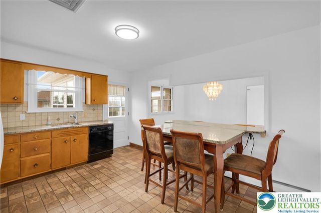 3922 Oakhurst Drive, Upper Saucon Twp, PA 18034