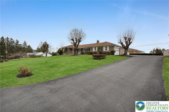 3922 Oakhurst Drive, Upper Saucon Twp, PA 18034