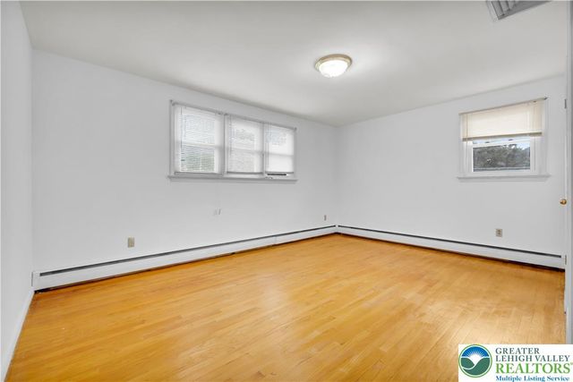 3922 Oakhurst Drive, Upper Saucon Twp, PA 18034