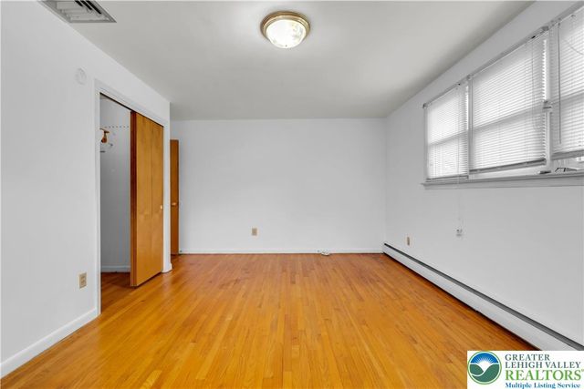 3922 Oakhurst Drive, Upper Saucon Twp, PA 18034