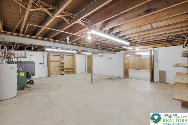 3922 Oakhurst Drive, Upper Saucon Twp, PA 18034