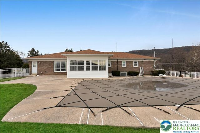 3922 Oakhurst Drive, Upper Saucon Twp, PA 18034