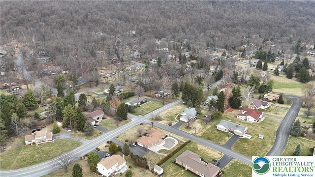 3922 Oakhurst Drive, Upper Saucon Twp, PA 18034