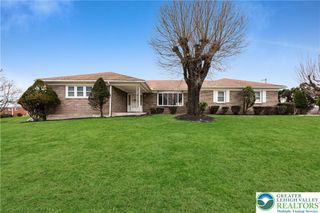 3922 Oakhurst Drive, Upper Saucon Twp, PA 18034