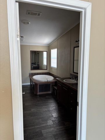 6879 Pr Prairie N, Shallowater, TX 79363