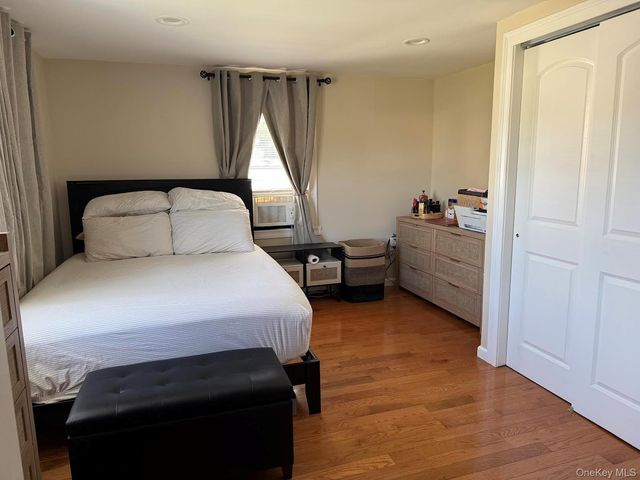 19 9th Avenue, Huntington Station, NY 11746