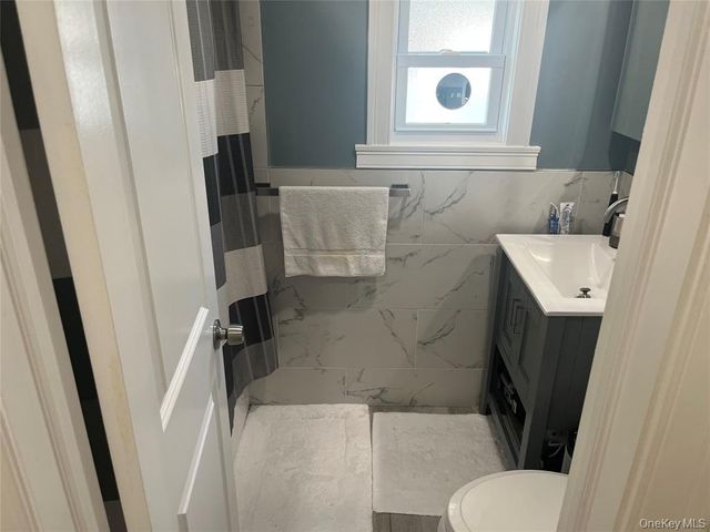 19 9th Avenue, Huntington Station, NY 11746
