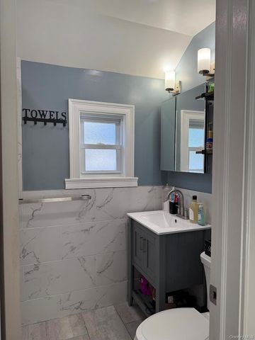 19 9th Avenue, Huntington Station, NY 11746