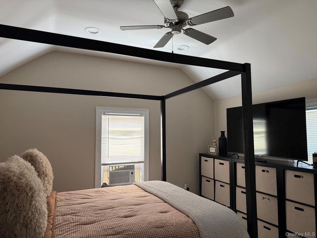 19 9th Avenue, Huntington Station, NY 11746