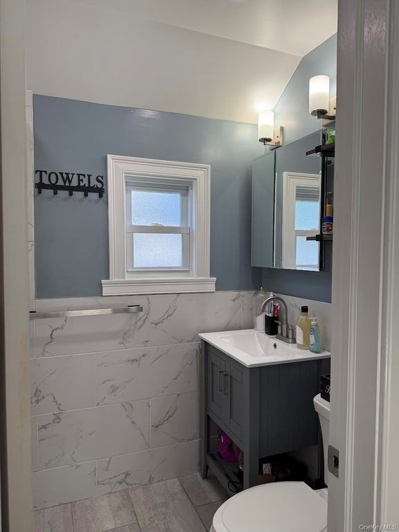 19 9th Avenue, Huntington Station, NY 11746 — photo 4