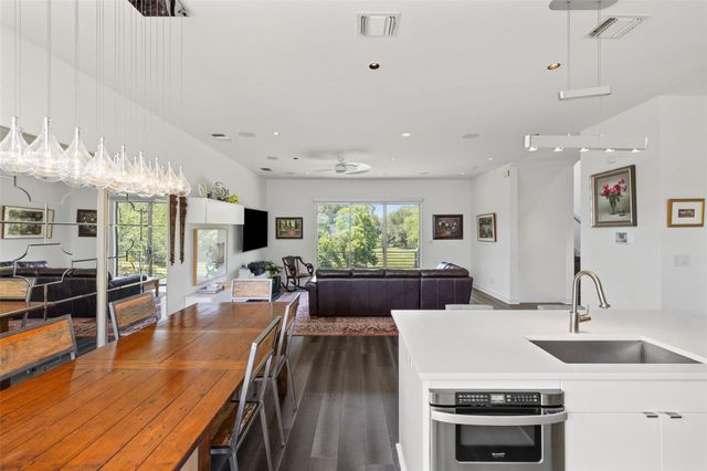 2105 Goodrich Ave 7, Austin, TX 78704