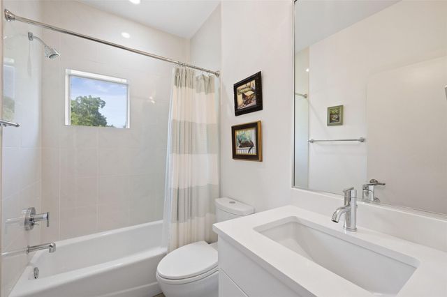 2105 Goodrich Ave 7, Austin, TX 78704