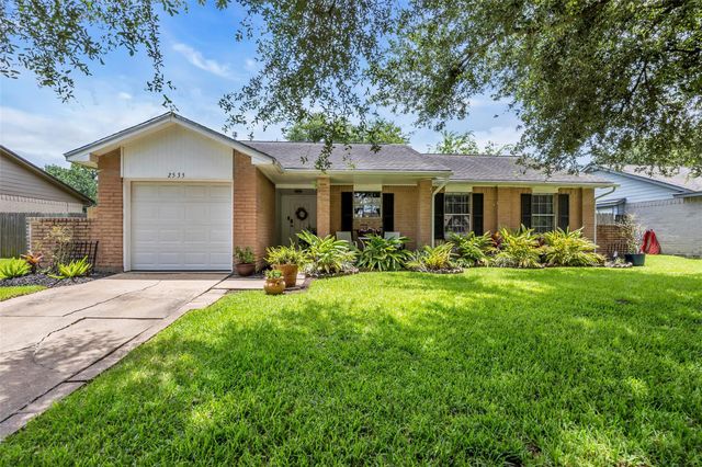 2535 Jeb Stuart Court, League City, TX 77573