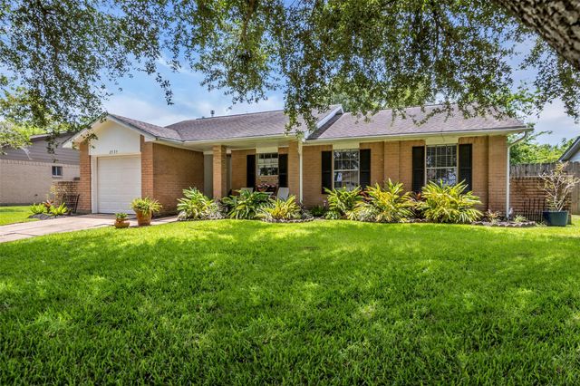 2535 Jeb Stuart Court, League City, TX 77573