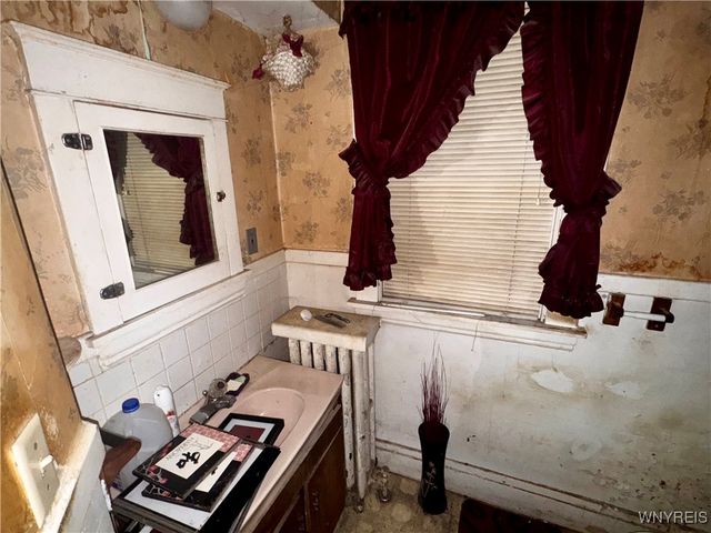 1888 Weston Avenue, Niagara Falls, NY 14305