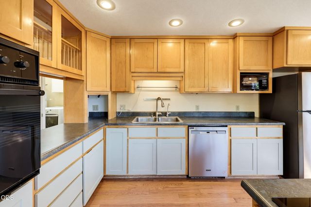 840 Harmony Lane, Ashland, OR 97520