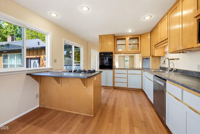 840 Harmony Lane, Ashland, OR 97520