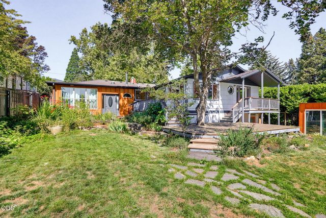 840 Harmony Lane, Ashland, OR 97520