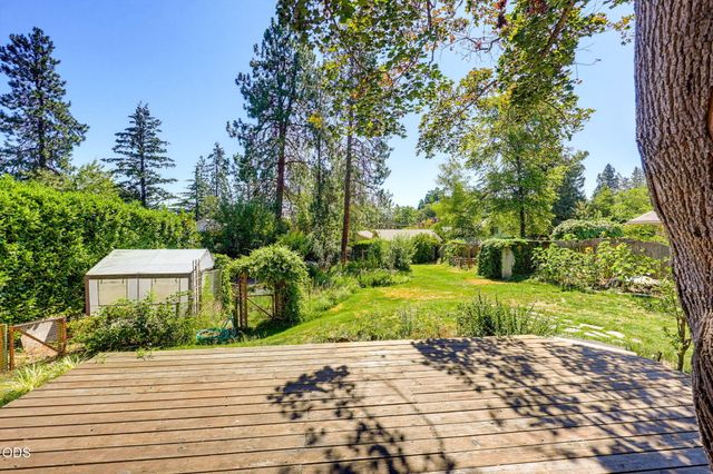 840 Harmony Lane, Ashland, OR 97520