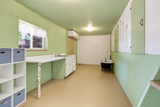 840 Harmony Lane, Ashland, OR 97520