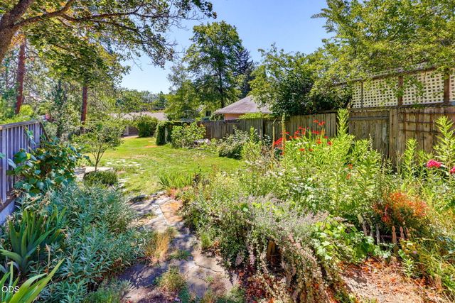 840 Harmony Lane, Ashland, OR 97520