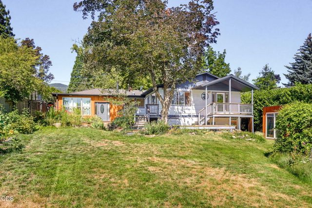 840 Harmony Lane, Ashland, OR 97520