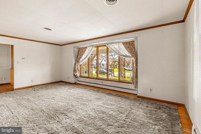 2566 GOLDEN DR, East Petersburg, PA 17520