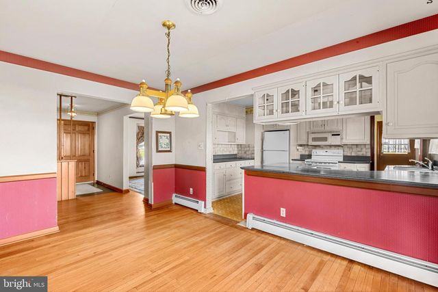 2566 GOLDEN DR, East Petersburg, PA 17520