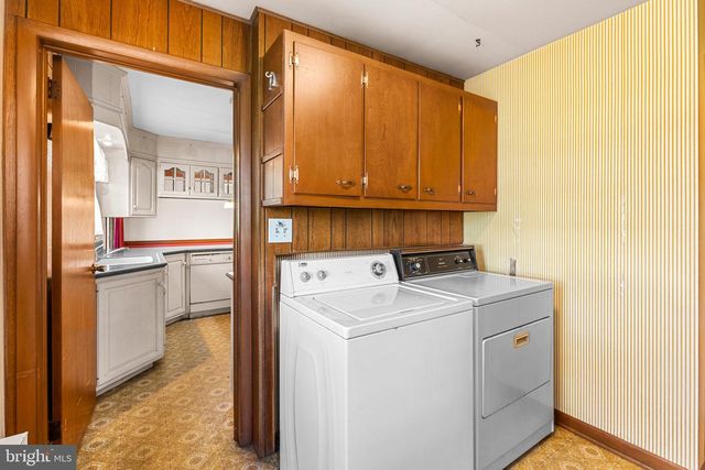 2566 GOLDEN DR, East Petersburg, PA 17520
