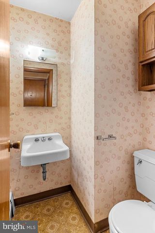2566 GOLDEN DR, East Petersburg, PA 17520