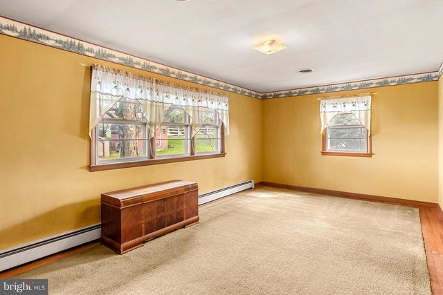 2566 GOLDEN DR, East Petersburg, PA 17520