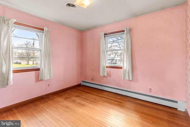 2566 GOLDEN DR, East Petersburg, PA 17520
