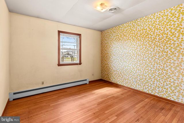 2566 GOLDEN DR, East Petersburg, PA 17520