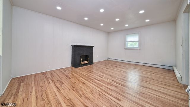 29 Oldham Rd, Wayne Twp., NJ 07470