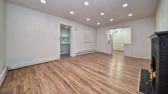 29 Oldham Rd, Wayne Twp., NJ 07470